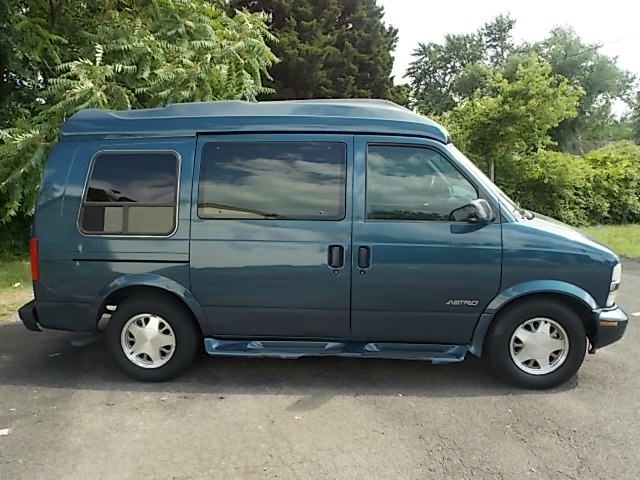 1999 Chevrolet Astro Sport PZEV