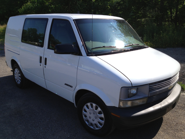 1999 Chevrolet Astro Sport PZEV
