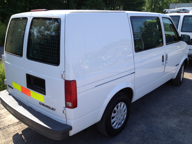 1999 Chevrolet Astro Sport PZEV