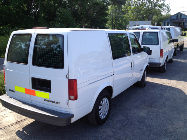 1999 Chevrolet Astro Sport PZEV