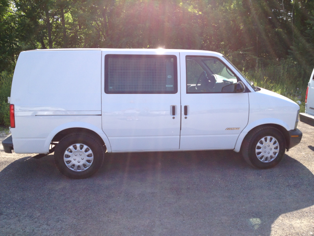 1999 Chevrolet Astro Sport PZEV