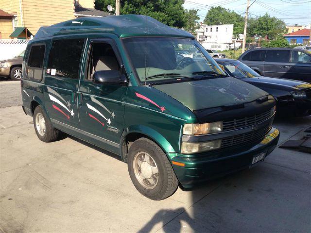 1999 Chevrolet Astro Sport PZEV