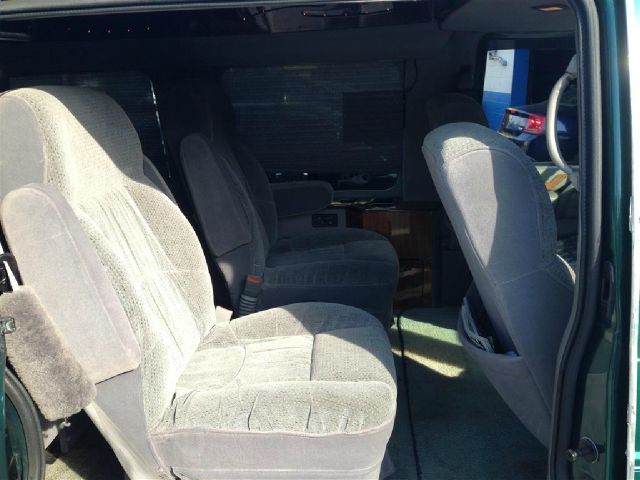 1999 Chevrolet Astro Sport PZEV