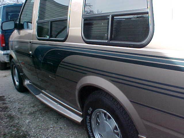 1999 Chevrolet Astro EX - DUAL Power Doors