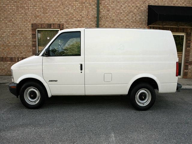 2000 Chevrolet Astro Sport PZEV