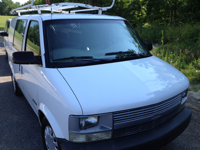 2000 Chevrolet Astro Sport PZEV