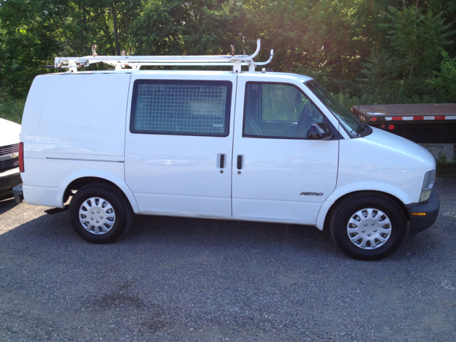 2000 Chevrolet Astro Sport PZEV