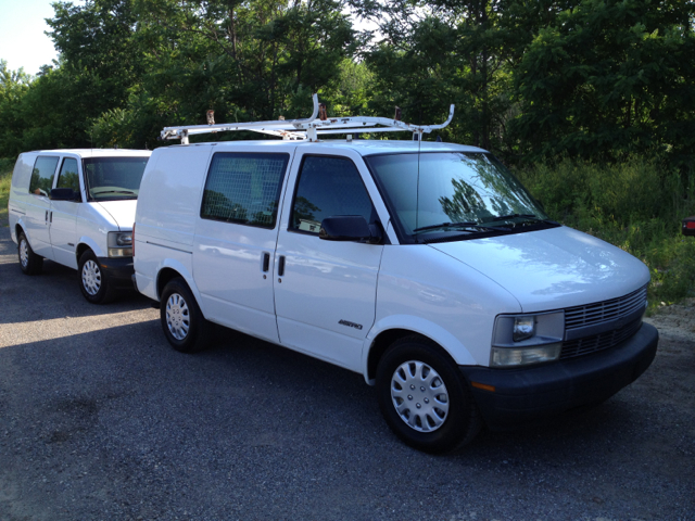 2000 Chevrolet Astro Sport PZEV