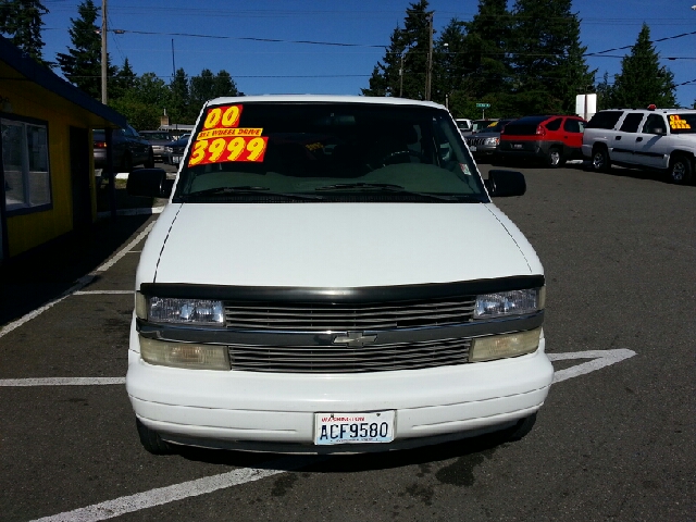 2000 Chevrolet Astro EX - DUAL Power Doors