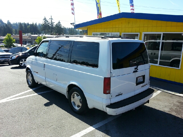 2000 Chevrolet Astro EX - DUAL Power Doors