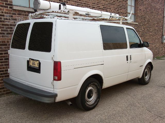 2000 Chevrolet Astro Sport PZEV