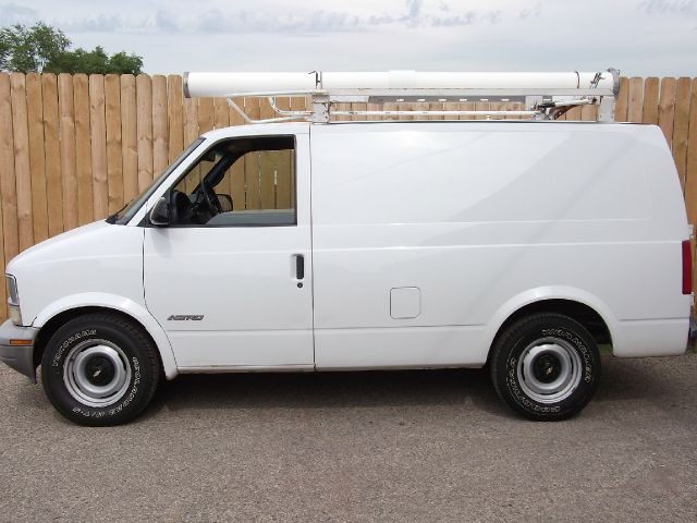 2000 Chevrolet Astro Sport PZEV