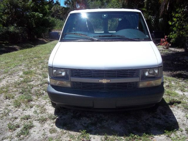 2000 Chevrolet Astro Sport PZEV