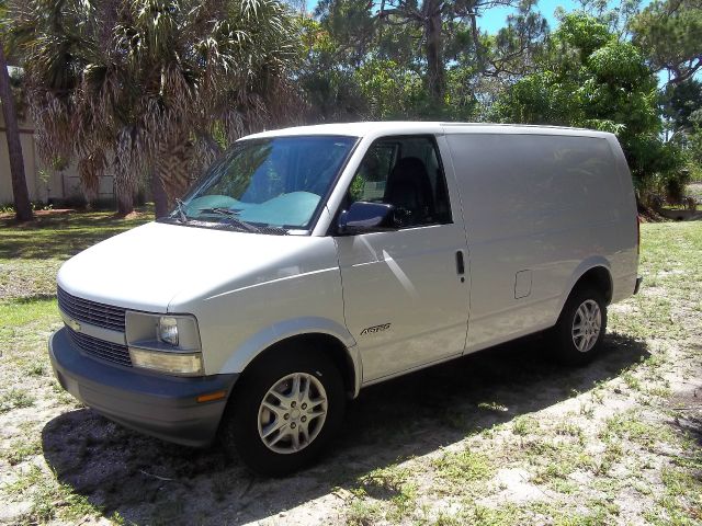 2000 Chevrolet Astro Sport PZEV