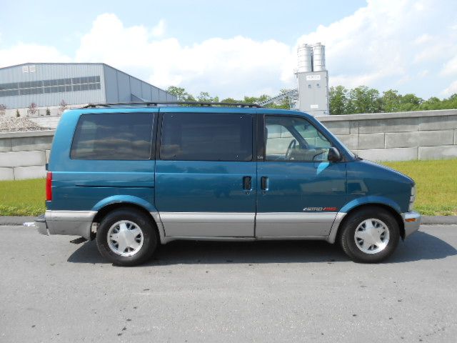2000 Chevrolet Astro EX - DUAL Power Doors