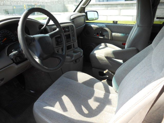 2000 Chevrolet Astro EX - DUAL Power Doors
