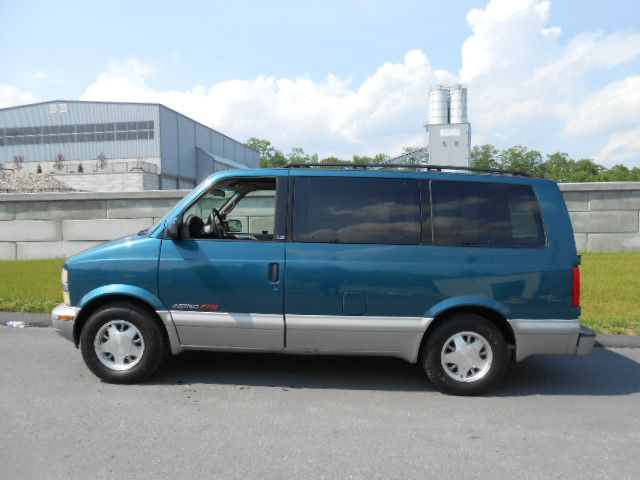 2000 Chevrolet Astro EX - DUAL Power Doors