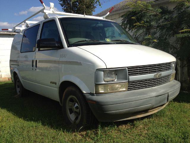 2001 Chevrolet Astro Sport PZEV