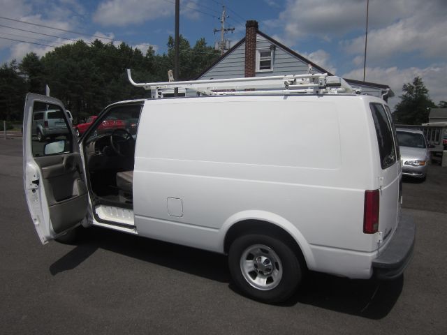 2001 Chevrolet Astro Sport PZEV