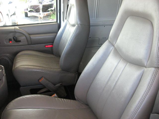 2001 Chevrolet Astro Sport PZEV