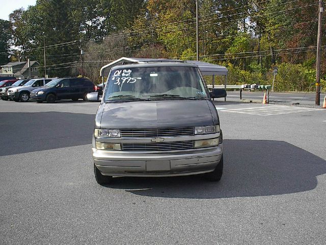 2001 Chevrolet Astro EX - DUAL Power Doors