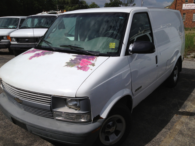 2002 Chevrolet Astro Sport PZEV