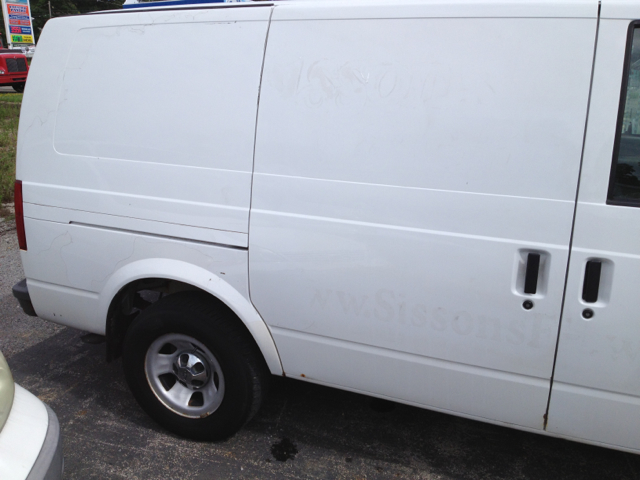 2002 Chevrolet Astro Sport PZEV