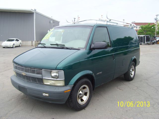 2002 Chevrolet Astro Sport PZEV
