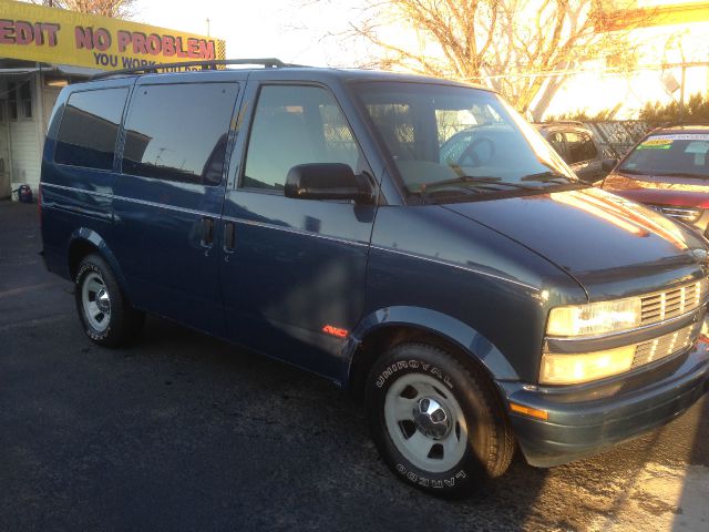 2002 Chevrolet Astro EX - DUAL Power Doors