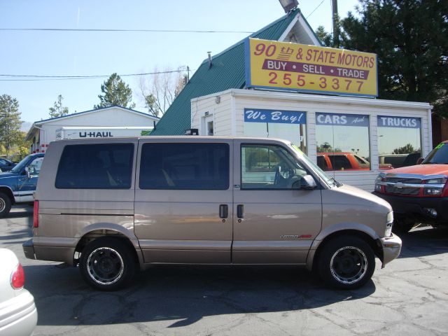 2002 Chevrolet Astro EX - DUAL Power Doors