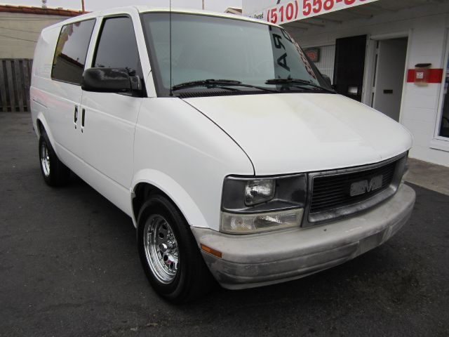 2002 Chevrolet Astro Sport PZEV