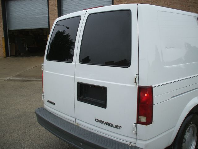 2002 Chevrolet Astro Sport PZEV