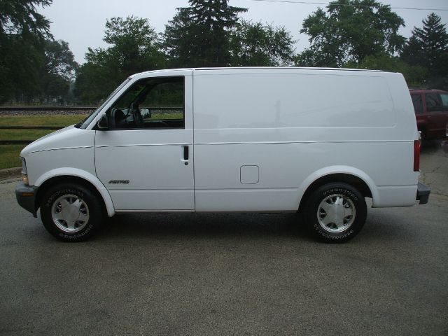 2002 Chevrolet Astro Sport PZEV