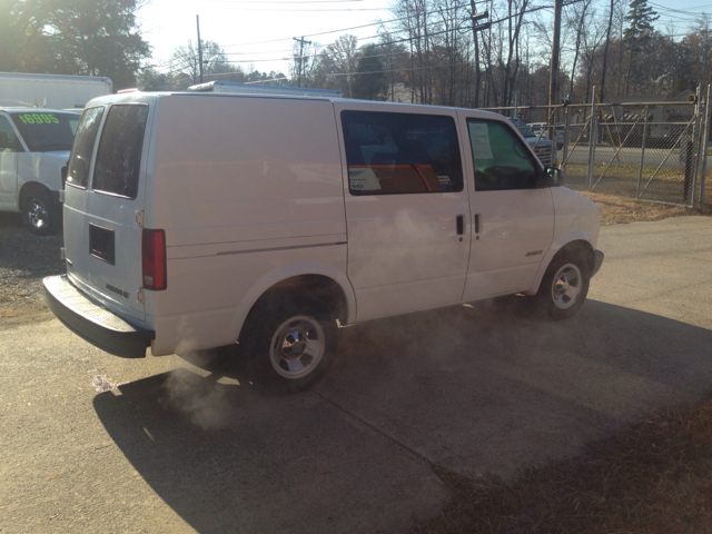 2002 Chevrolet Astro Sport PZEV