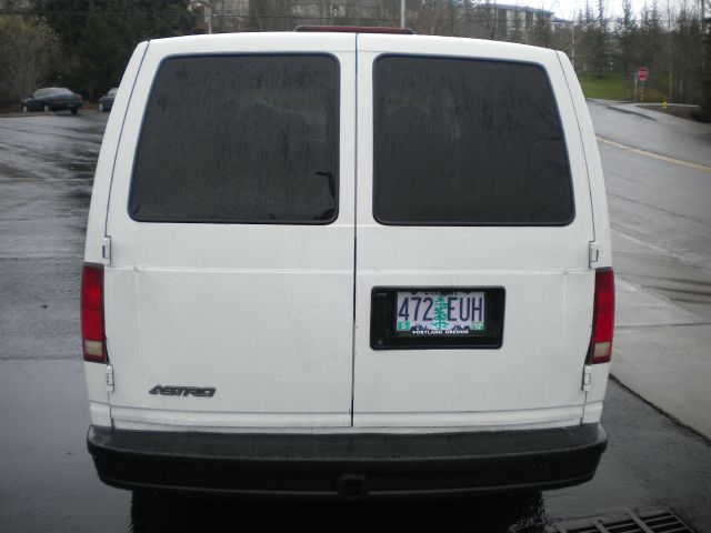 2002 Chevrolet Astro Sport PZEV