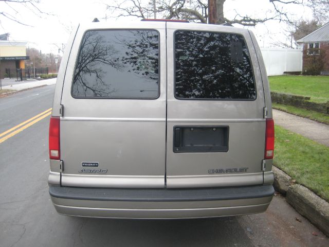 2002 Chevrolet Astro 4wd