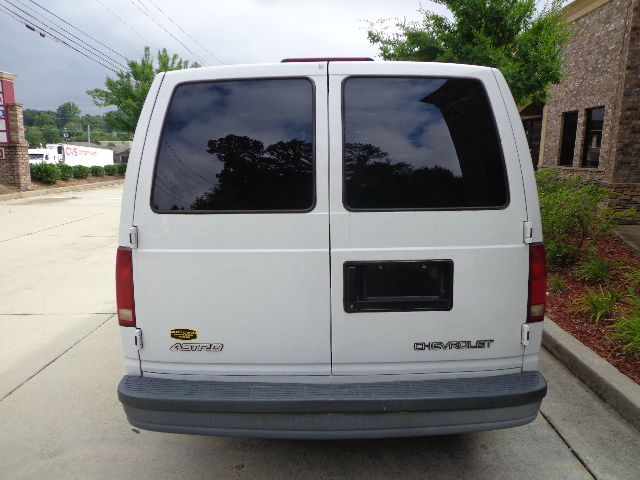 2002 Chevrolet Astro Sport PZEV