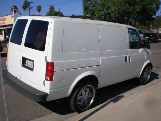 2003 Chevrolet Astro Sport PZEV