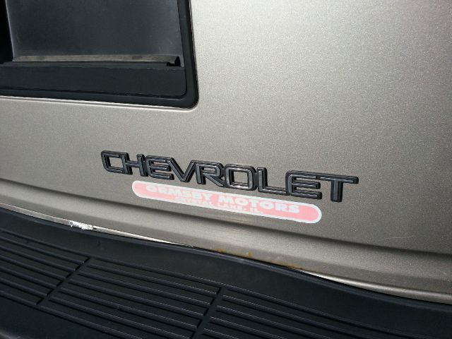 2003 Chevrolet Astro EX - DUAL Power Doors