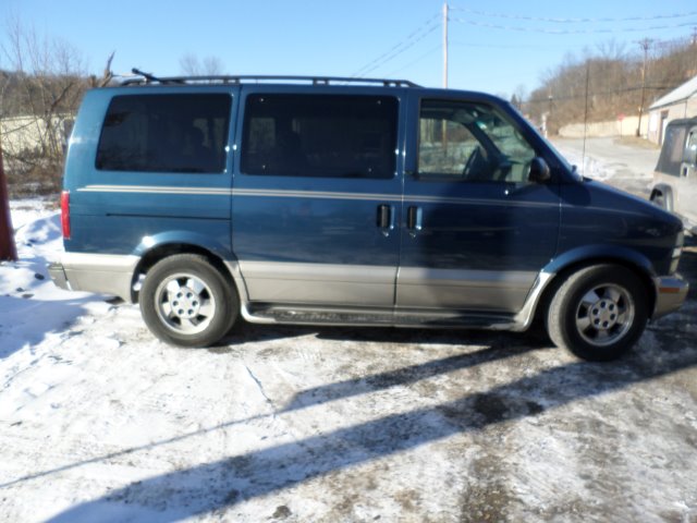 2003 Chevrolet Astro EX - DUAL Power Doors