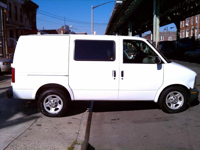 2003 Chevrolet Astro CLUB