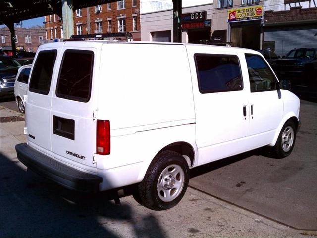 2003 Chevrolet Astro CLUB