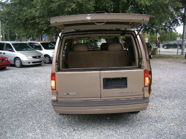 2003 Chevrolet Astro 4wd