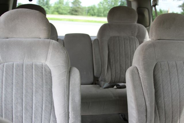 2003 Chevrolet Astro EX - DUAL Power Doors