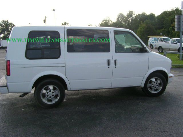 2003 Chevrolet Astro Sport PZEV