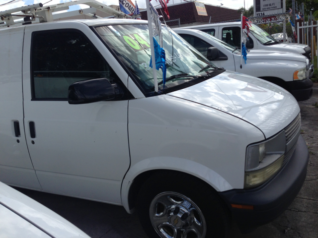 2004 Chevrolet Astro Sport PZEV