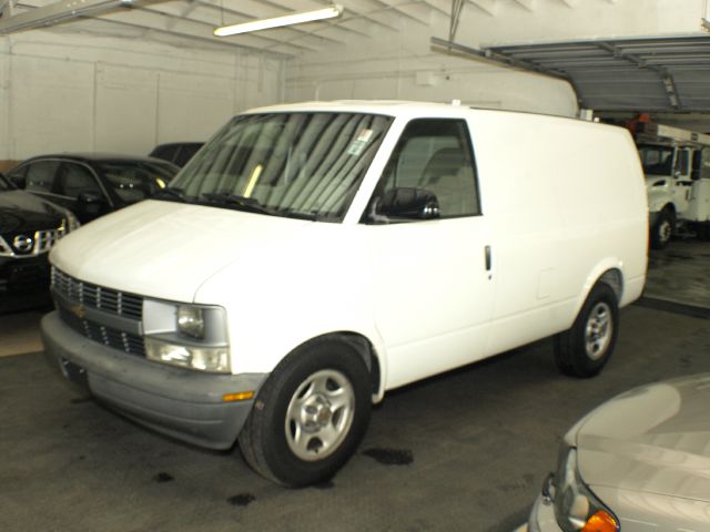 2004 Chevrolet Astro Sport PZEV