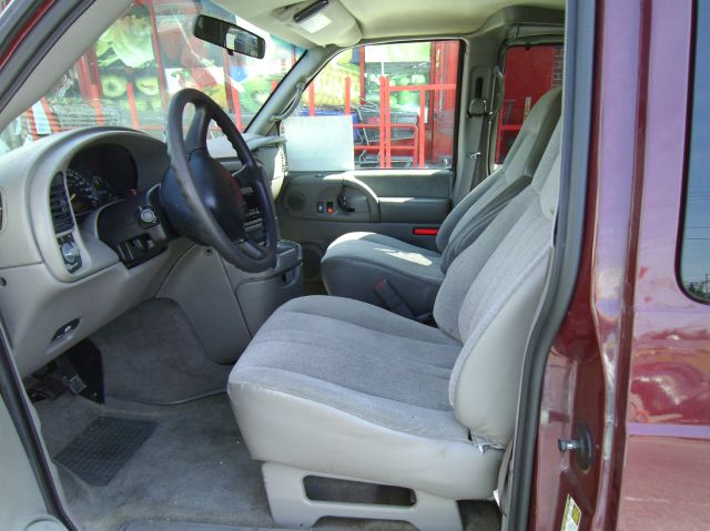 2004 Chevrolet Astro EX - DUAL Power Doors