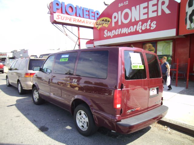 2004 Chevrolet Astro EX - DUAL Power Doors
