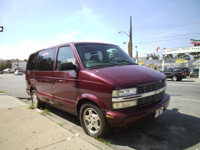 2004 Chevrolet Astro EX - DUAL Power Doors